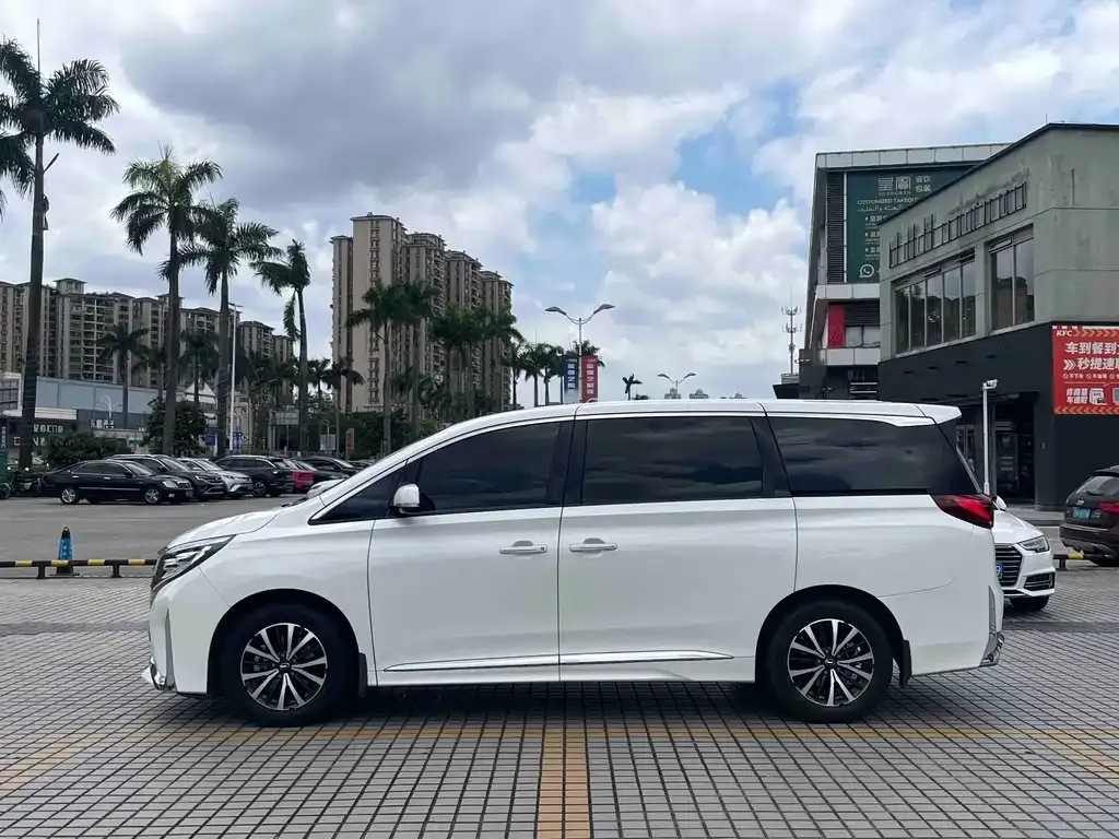 GAC Motor Trumpchi M8 — фото 2