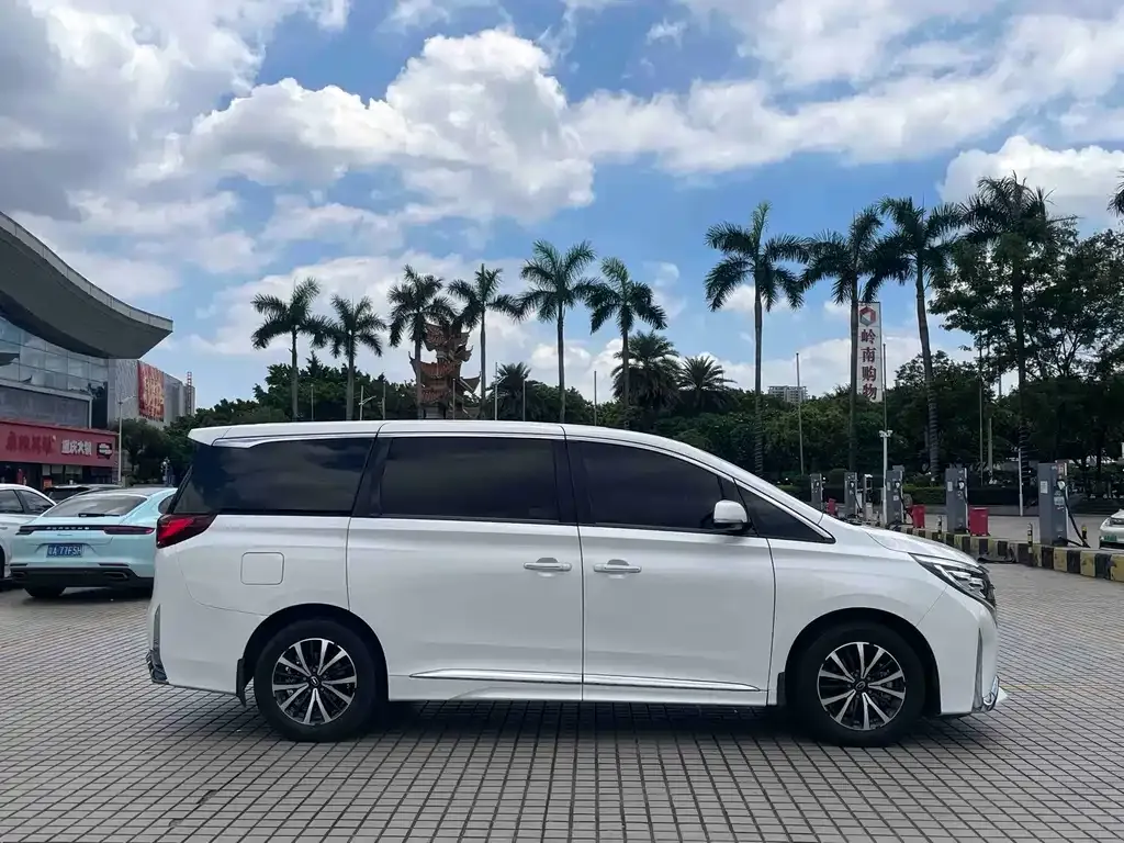 GAC Motor Trumpchi M8 — фото 6