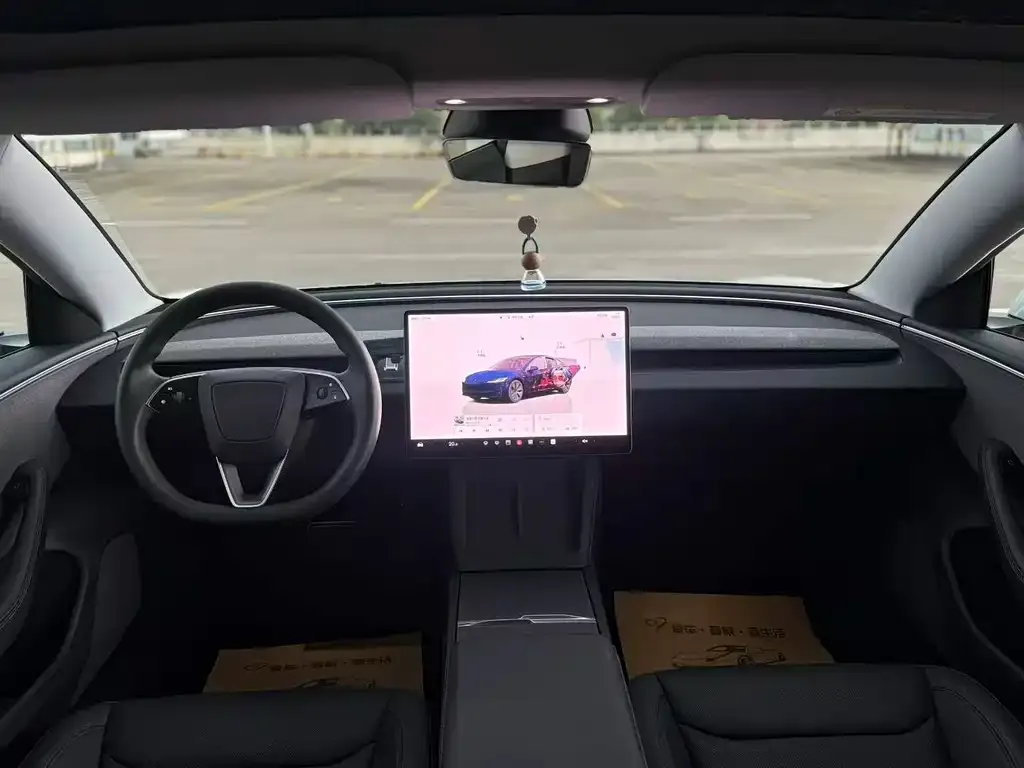 Tesla Model 3 — фото 4
