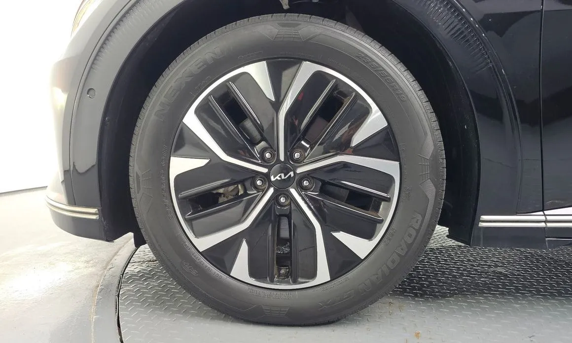 Kia EV6 — фото 9