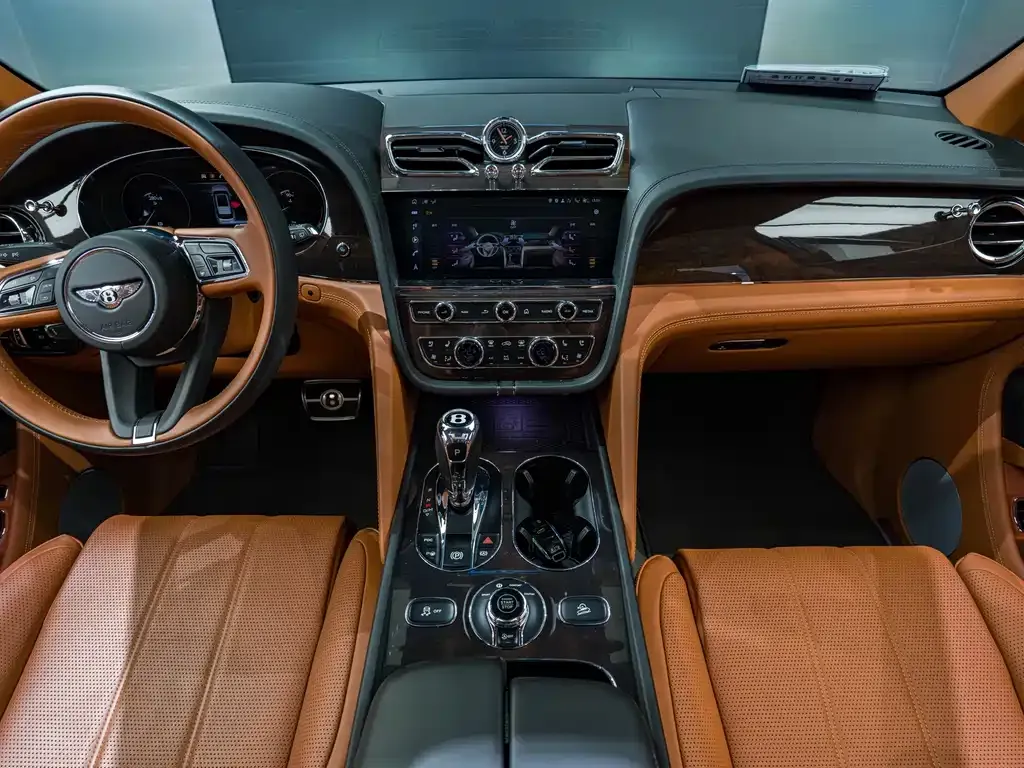Bentley Bentayga — фото 8