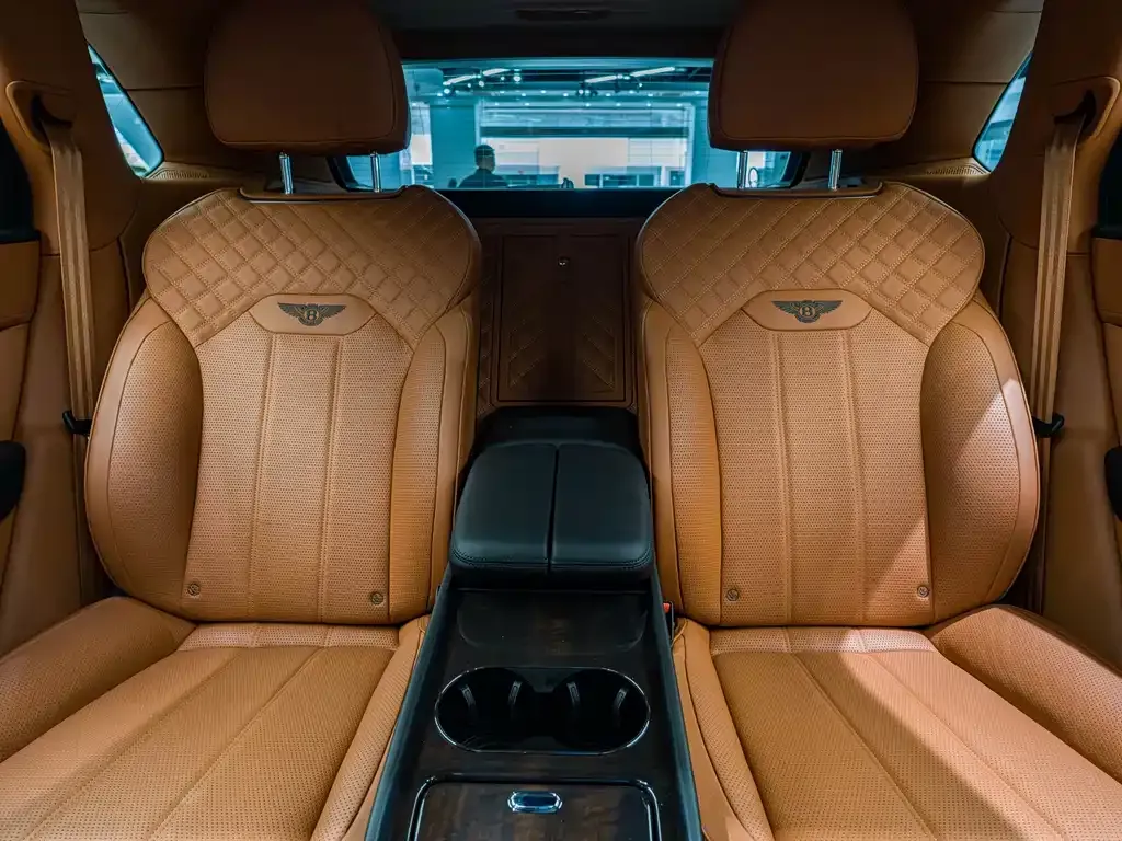 Bentley Bentayga — фото 6