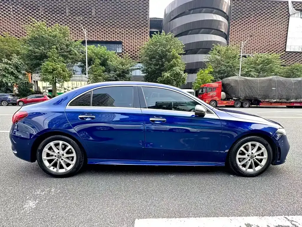 Mercedes-Benz A-Class — фото 10