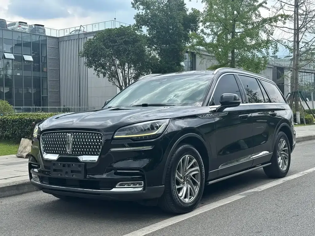 Lincoln Aviator — фото 1