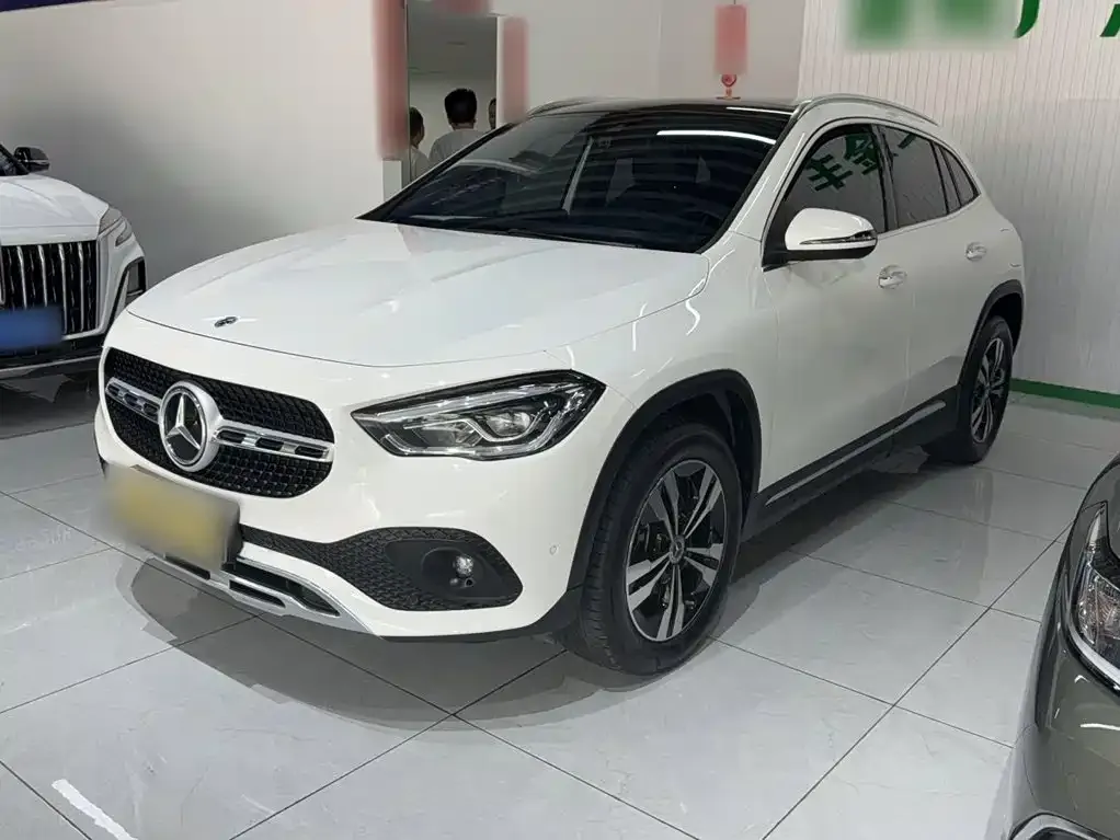 Mercedes-Benz GLA — фото 1