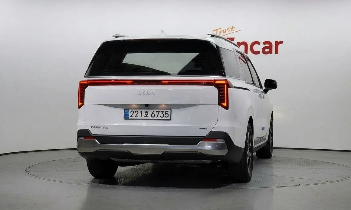 Kia Carnival — фото 10