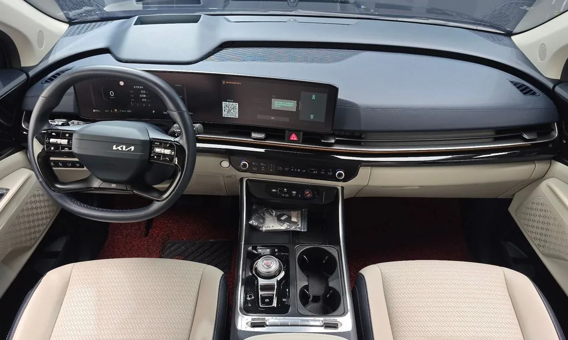 Kia Carnival — фото 10