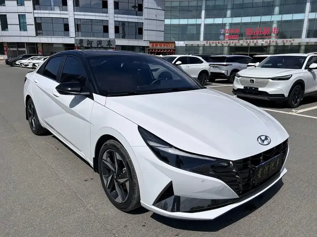 Hyundai Elantra — фото 9