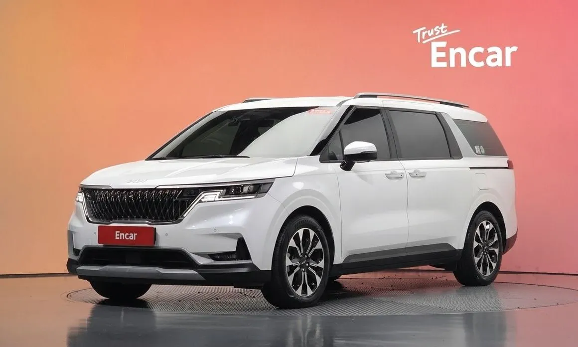 Kia Carnival — фото 1