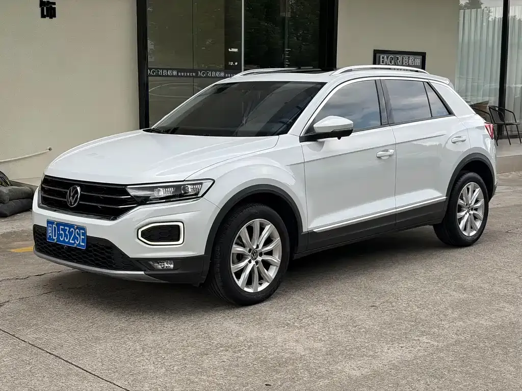 Volkswagen T-Roc — фото 1