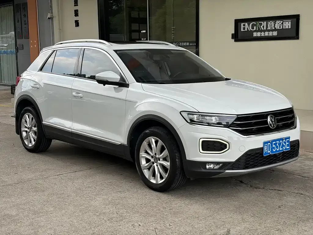 Volkswagen T-Roc — фото 8