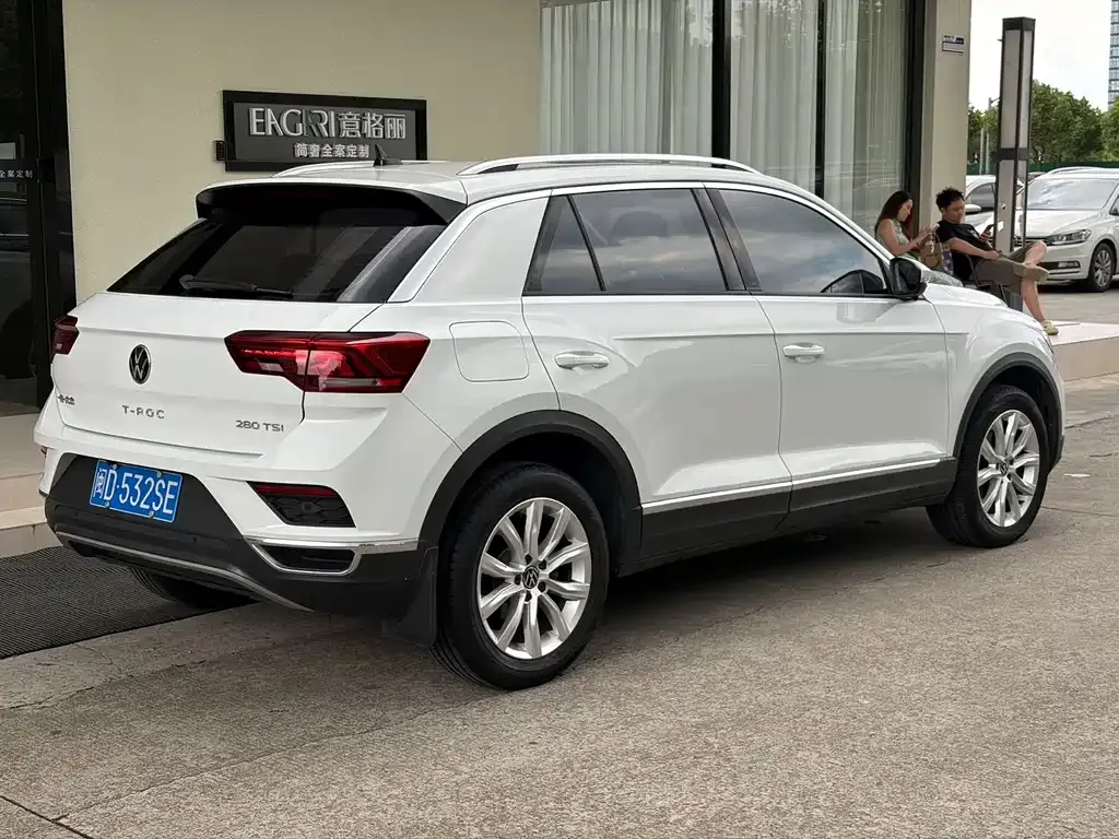 Volkswagen T-Roc — фото 7
