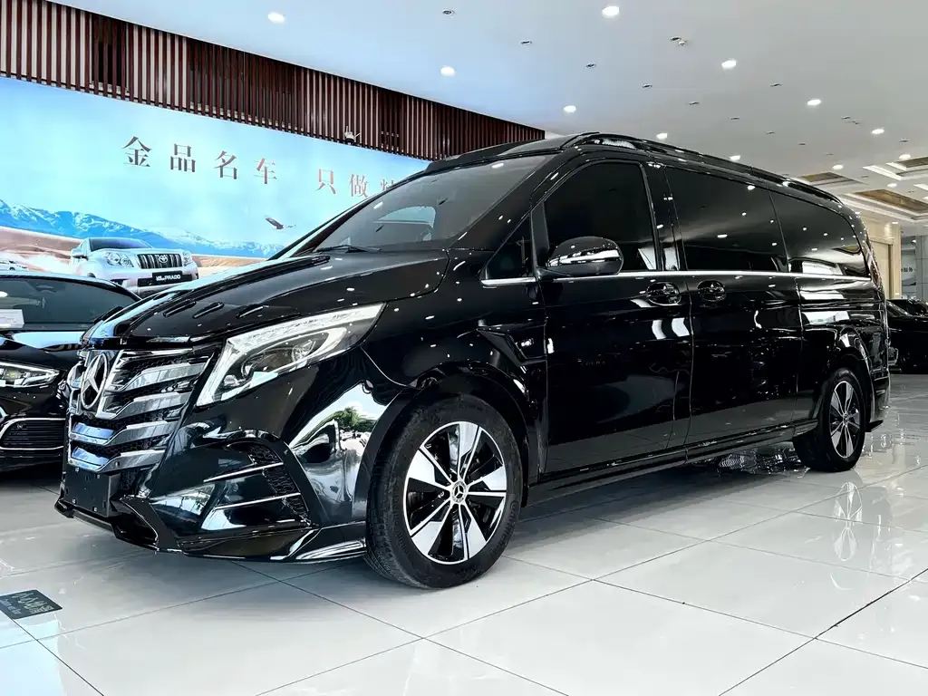 Mercedes-Benz V-Class — фото 1