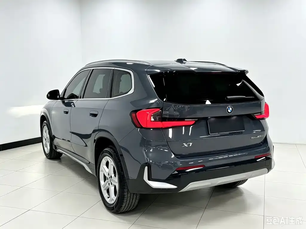 BMW X1 — фото 9