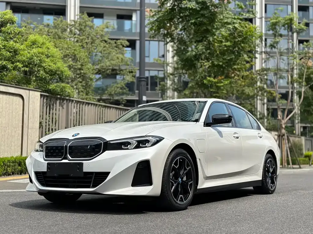 BMW i3 — фото 1