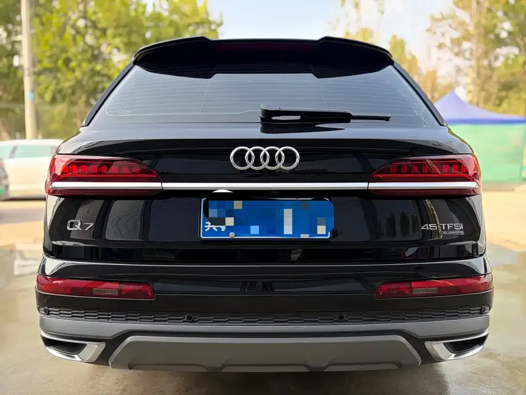 Audi Q7 — фото 9