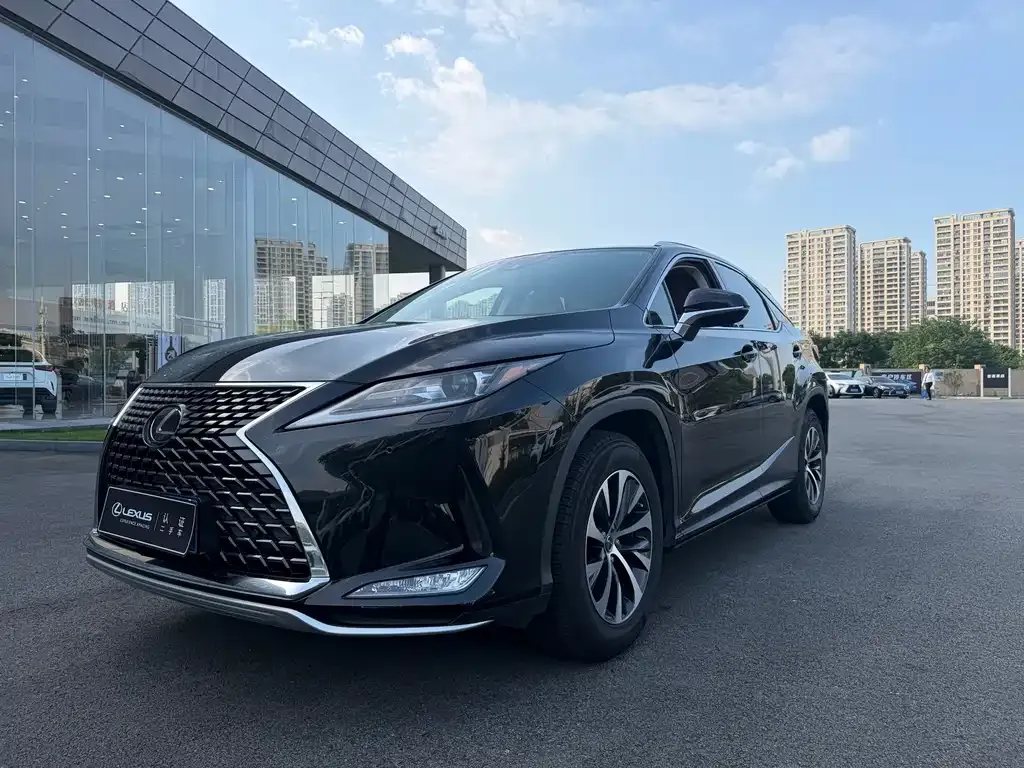 Lexus RX — фото 1