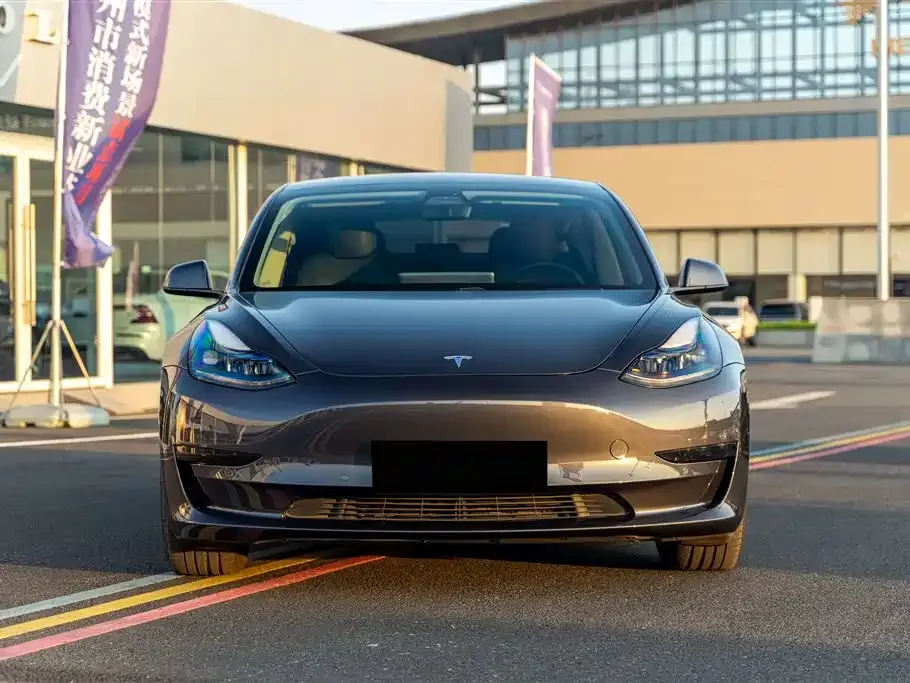 Tesla Model 3 — фото 8