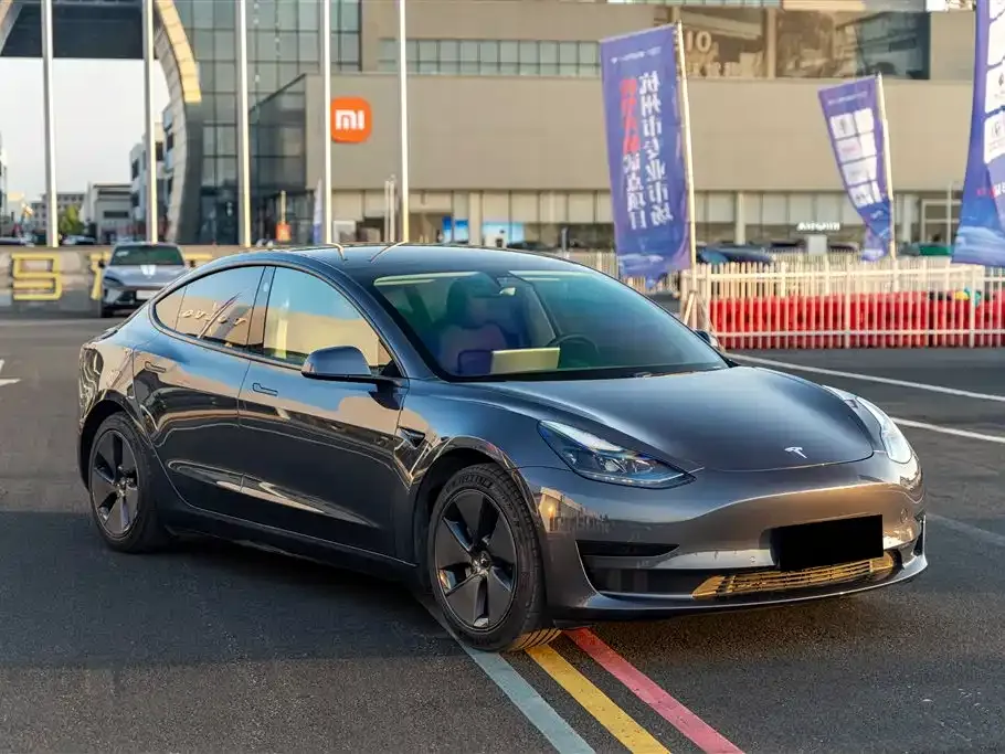 Tesla Model 3 — фото 2