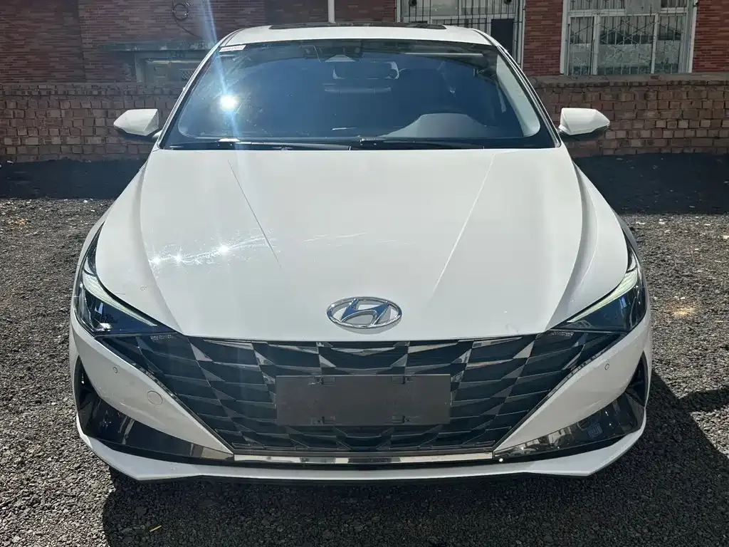 Hyundai Elantra — фото 10