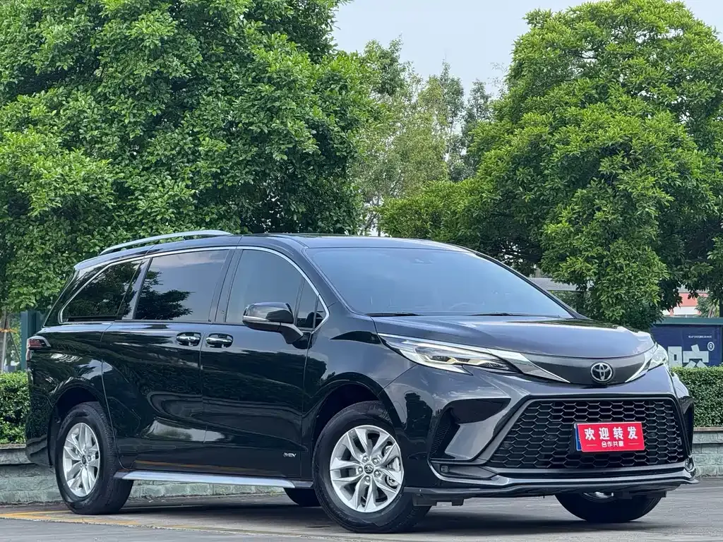Toyota Granvia — фото 9