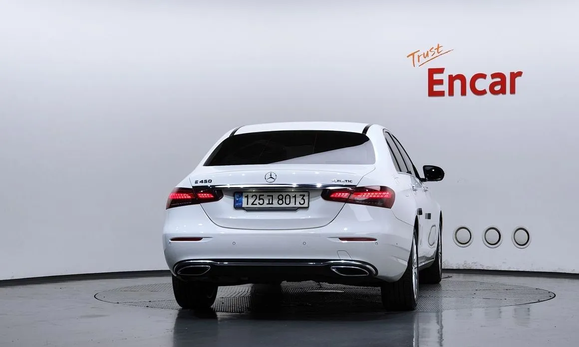 Mercedes-Benz E-Class — фото 5