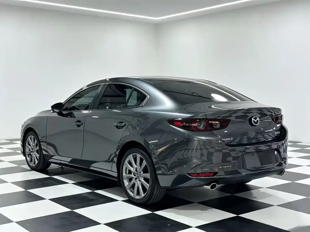 Mazda 3 Axela — фото 10