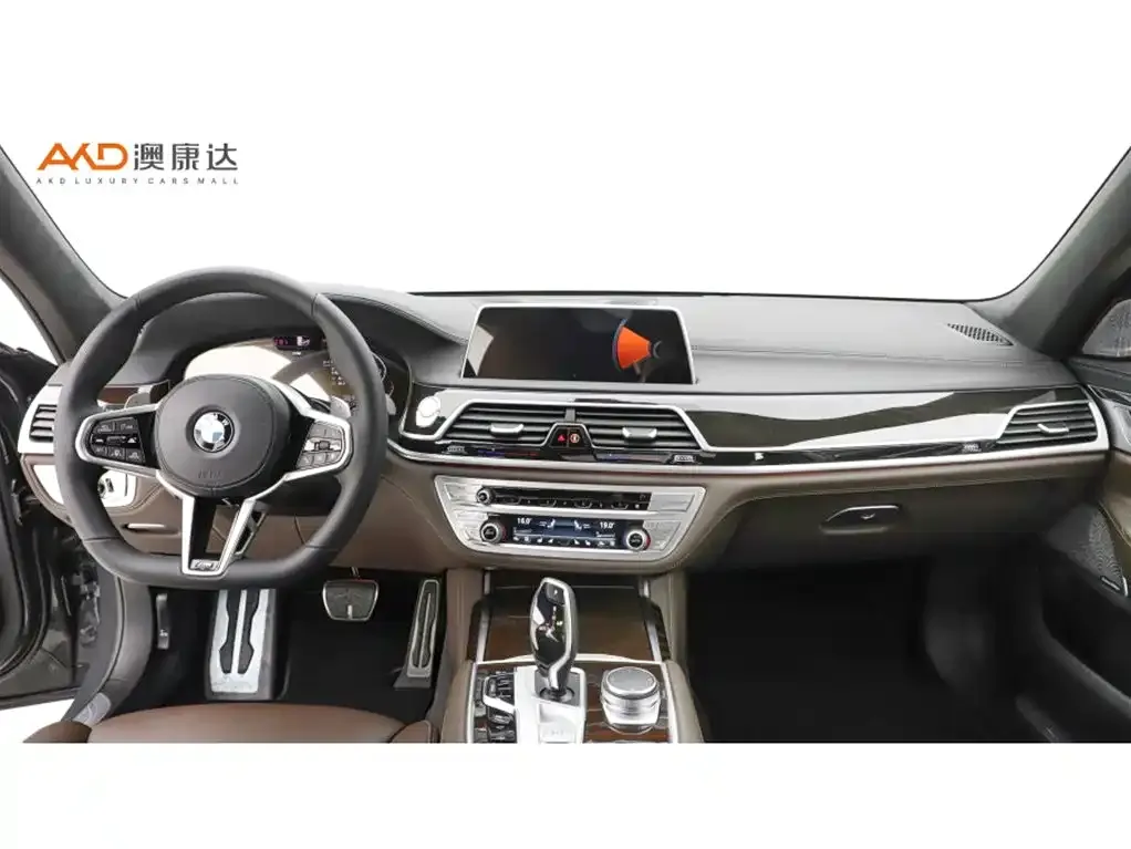 BMW 7 Series — фото 10