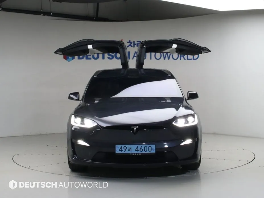 Tesla Model X — фото 6