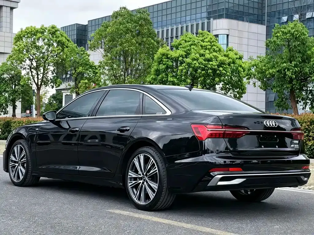Audi A6L — фото 6