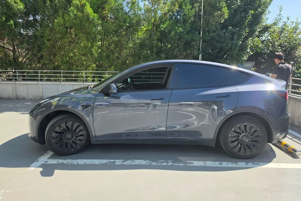 Tesla Model Y — фото 7