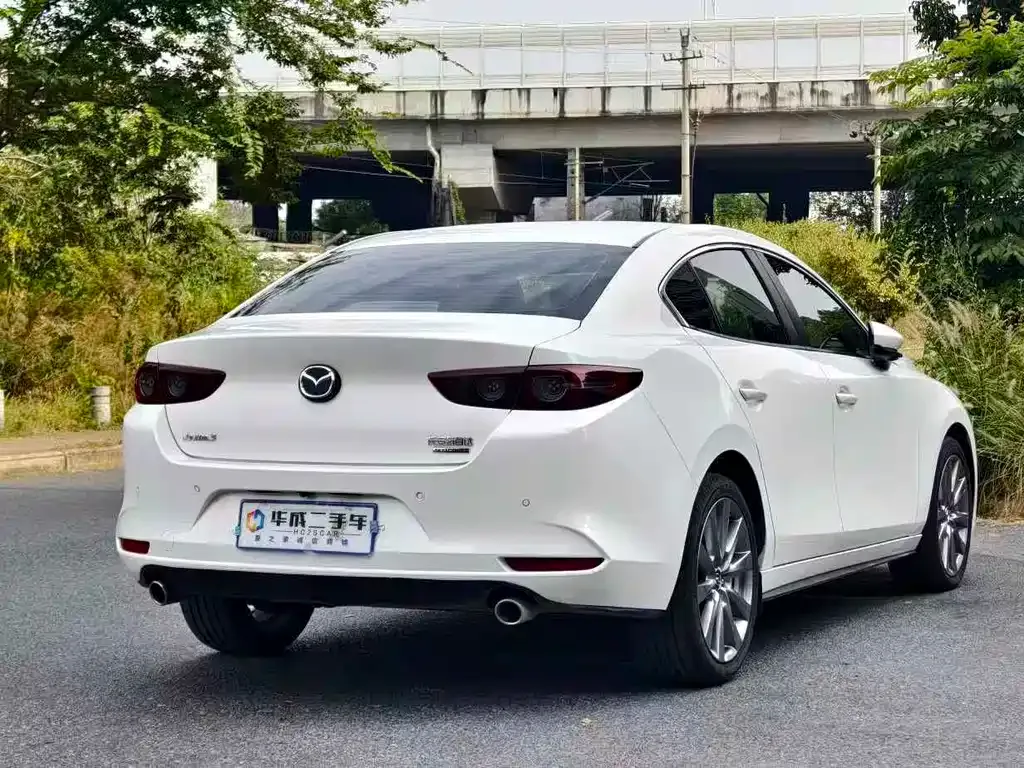 Mazda 3 Axela — фото 8