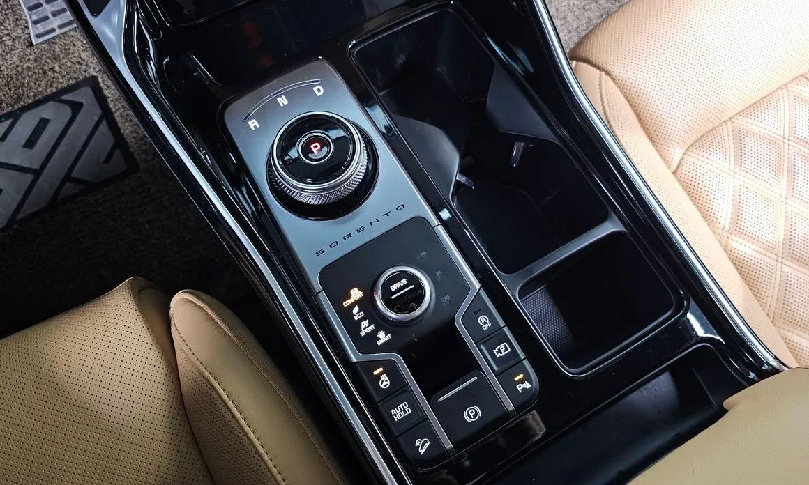 Kia Sorento — фото 8