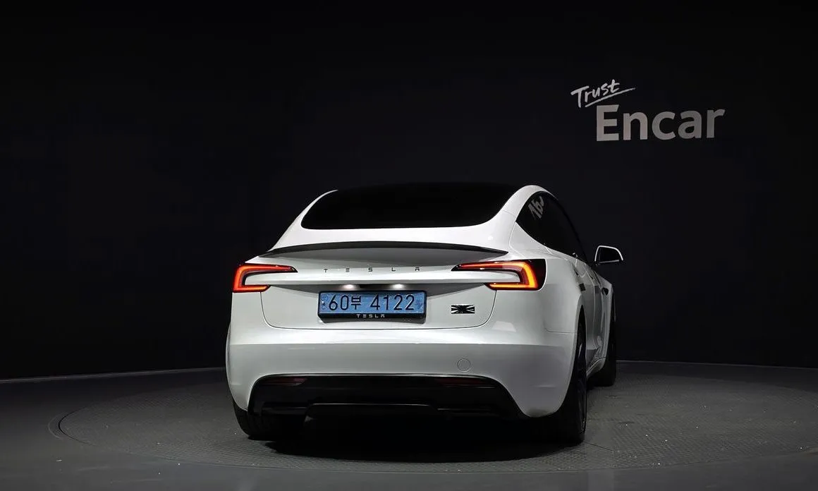 Tesla Model 3 — фото 4