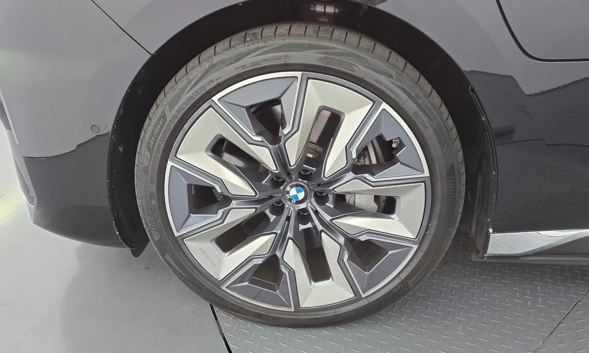 BMW 7-Series — фото 9