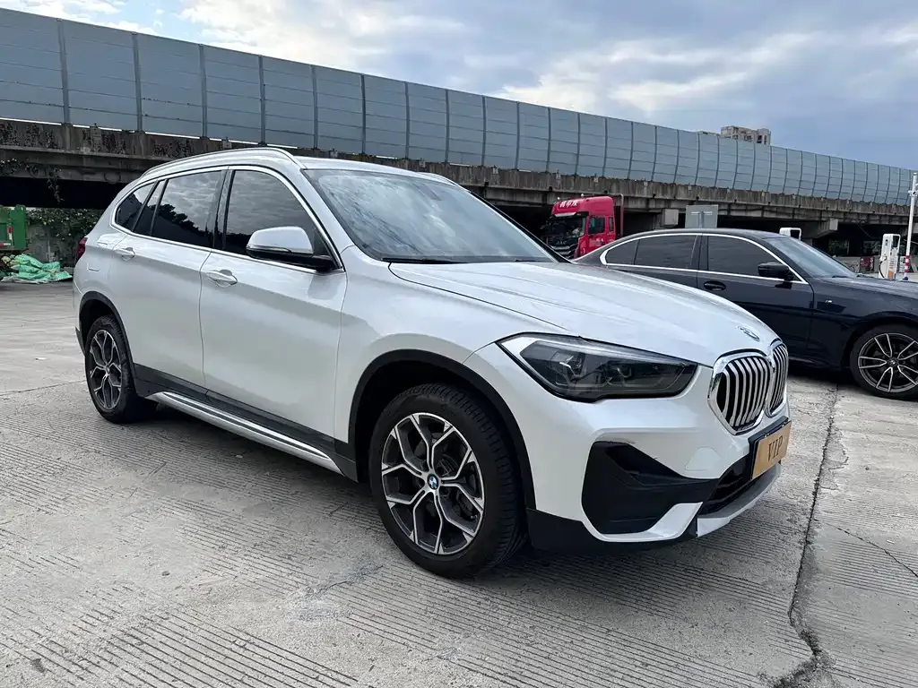 BMW X1 — фото 9