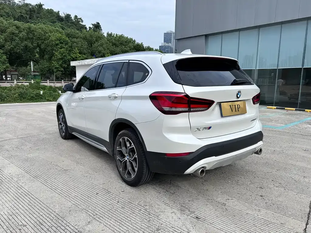 BMW X1 — фото 8