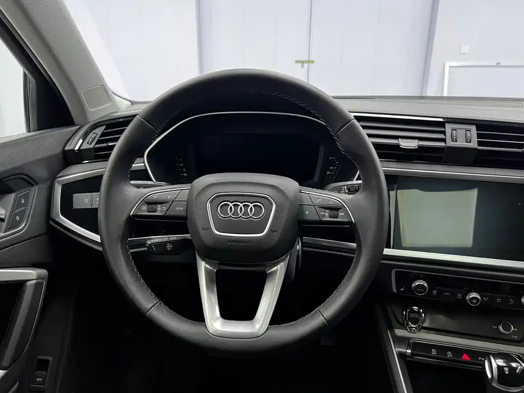 Audi Q3 — фото 3