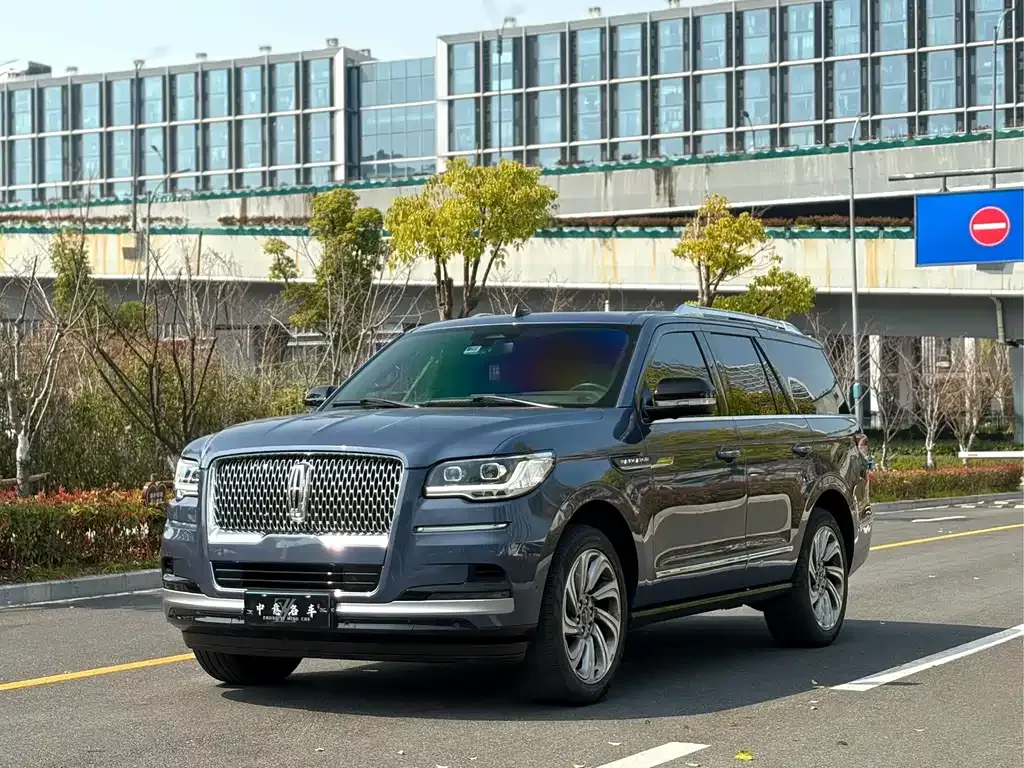 Lincoln Navigator — фото 1