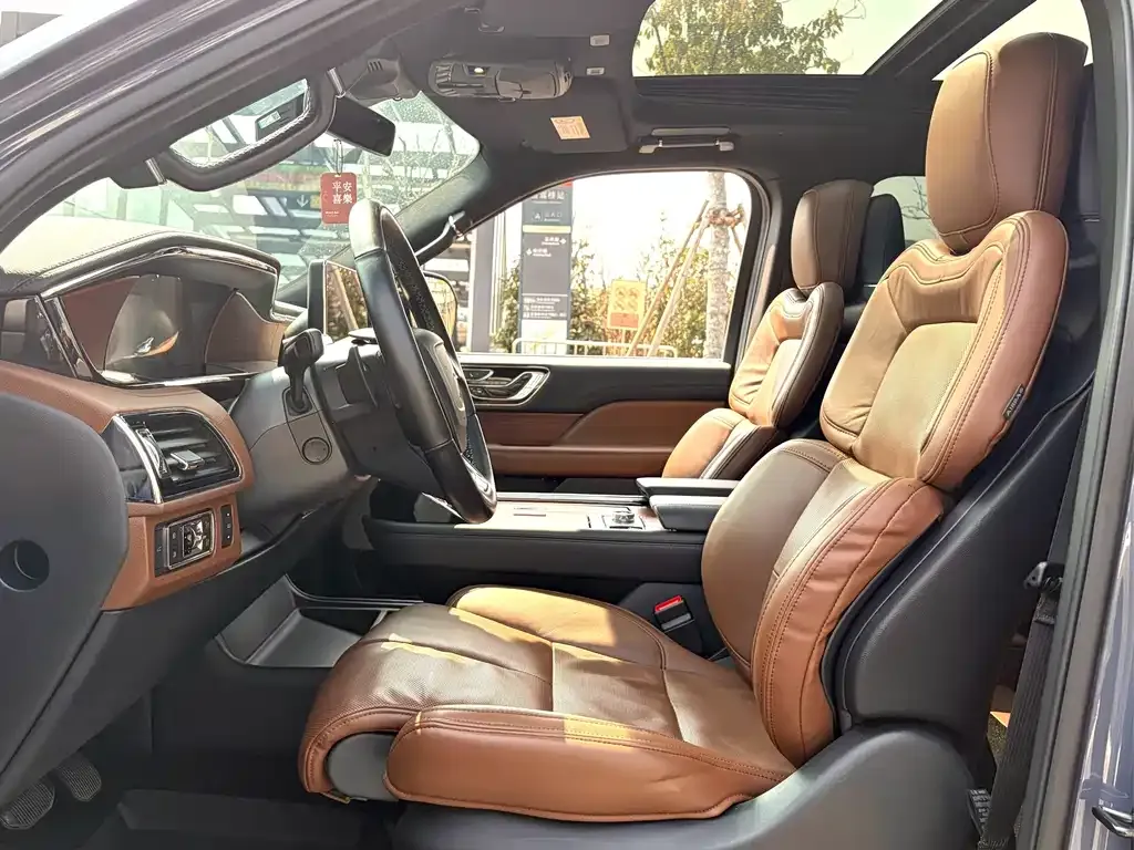 Lincoln Navigator — фото 10
