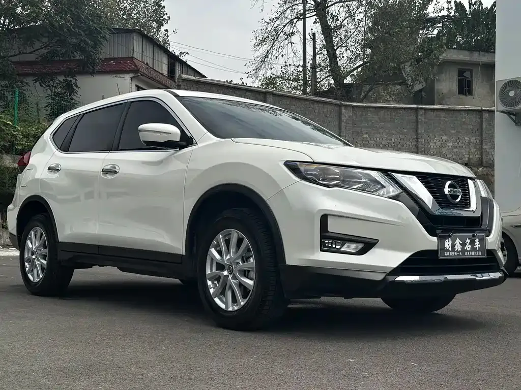 Nissan X-Trail — фото 7