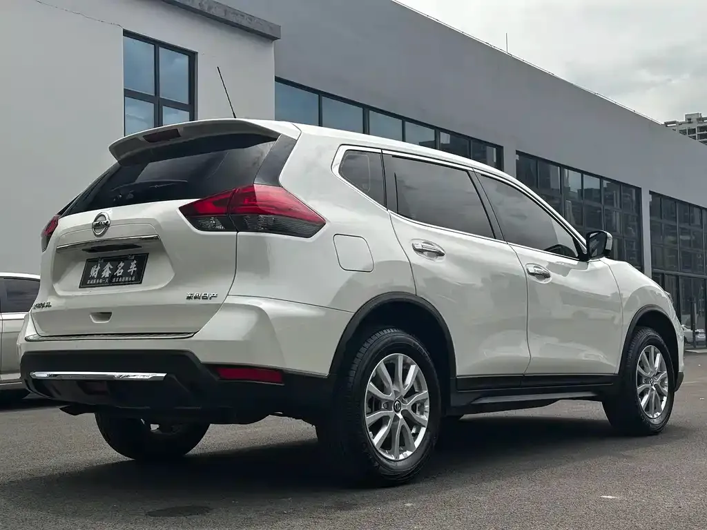 Nissan X-Trail — фото 5