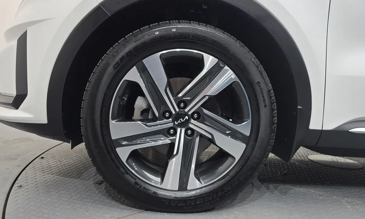 Kia Sorento — фото 7