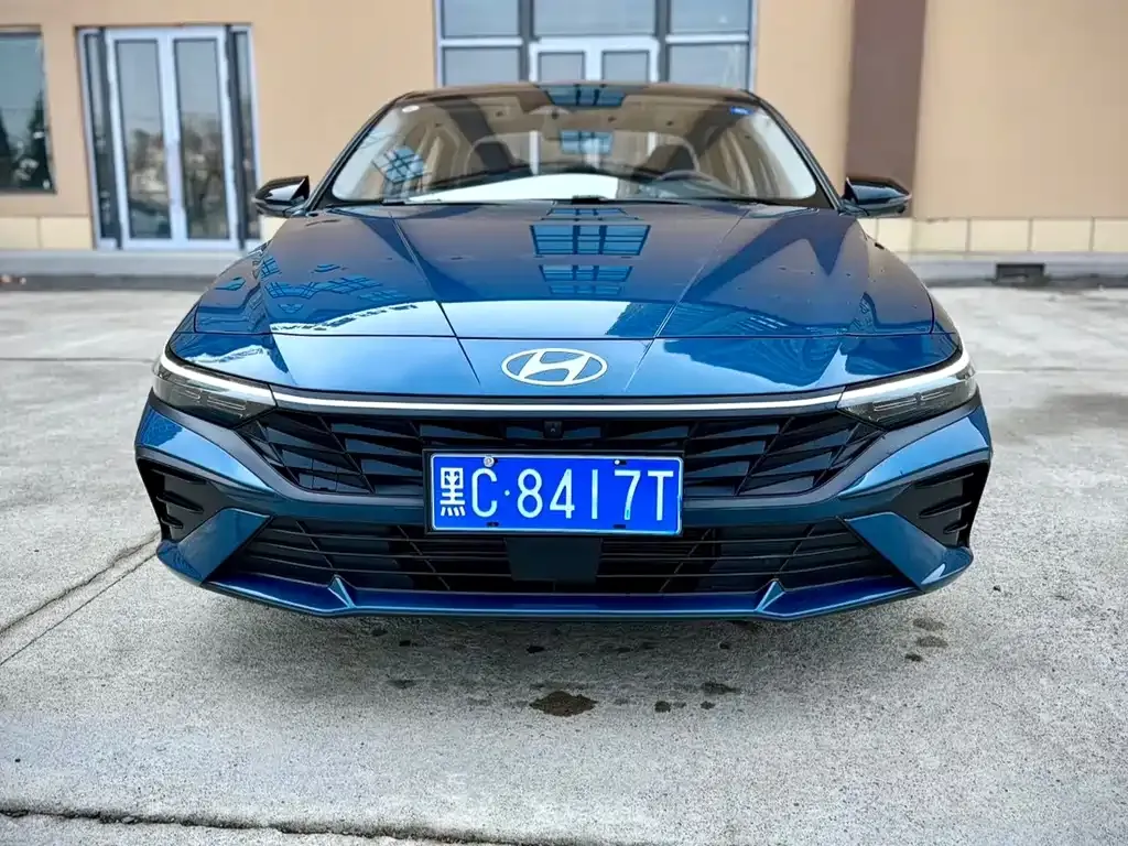 Hyundai Elantra — фото 3