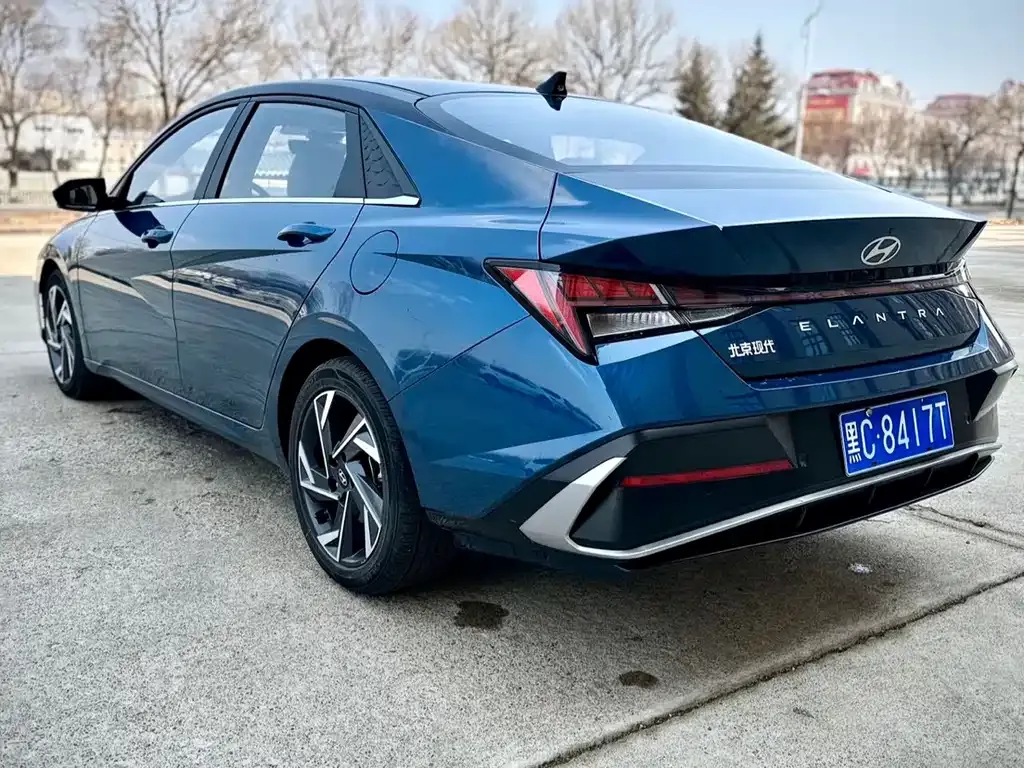 Hyundai Elantra — фото 4