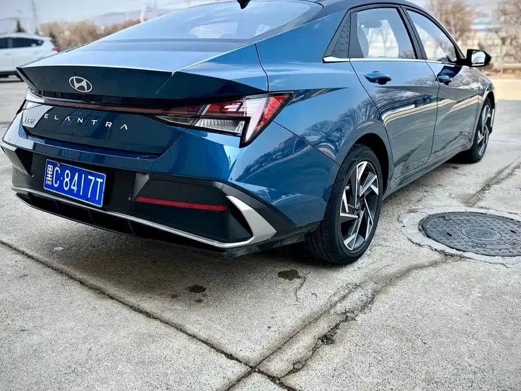 Hyundai Elantra — фото 9
