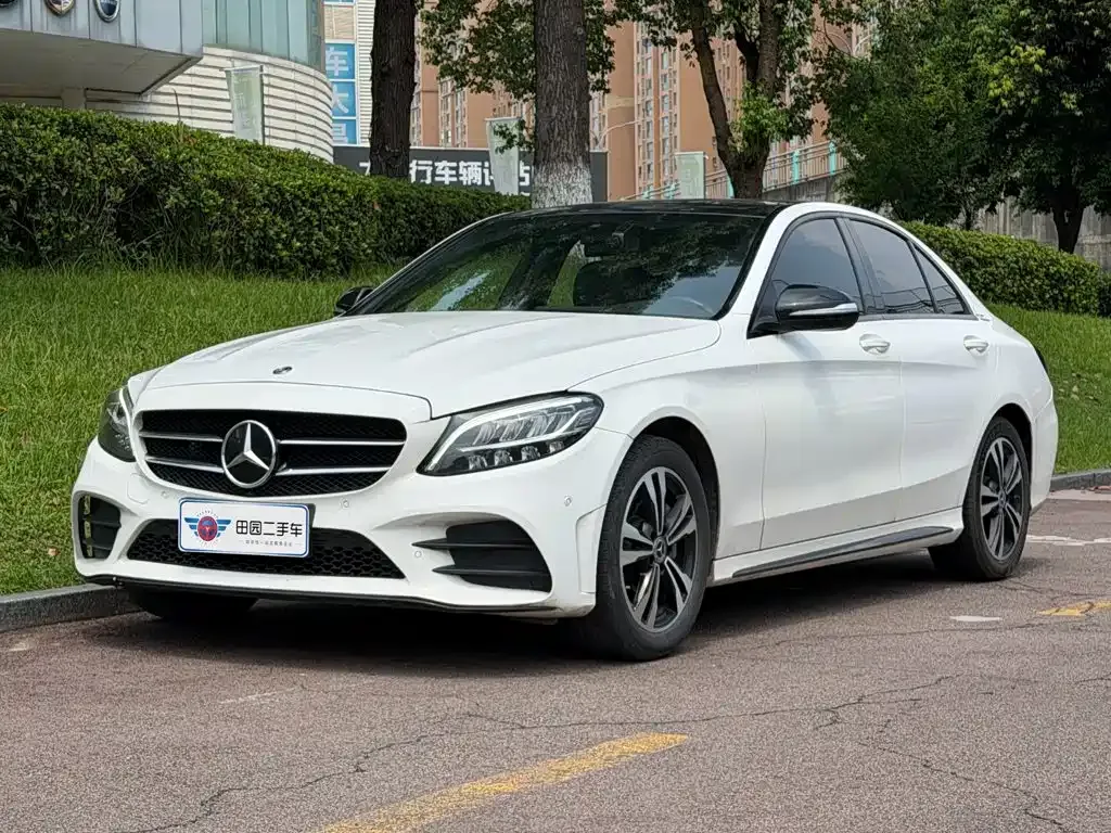 Mercedes-Benz C-Class — фото 1