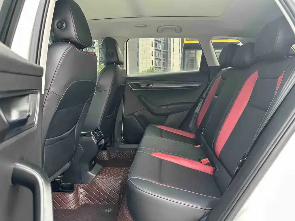 Skoda Karoq — фото 10
