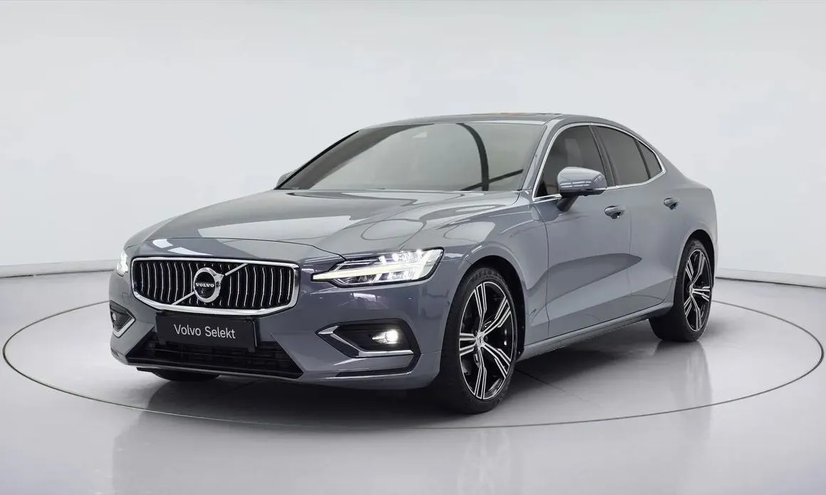 Volvo S60 — фото 1
