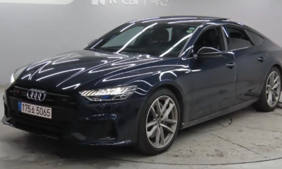 Audi A7 — фото 1